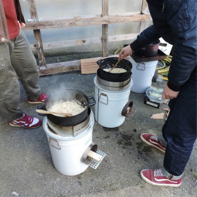 Optez pour le cuiseur à bois économe !