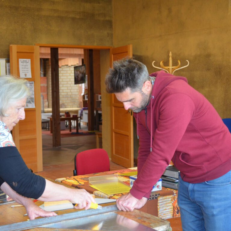 Ateliers « assemblage du cuiseur solaire pliable » à Veyrac et Saint-Pierre de Frugie